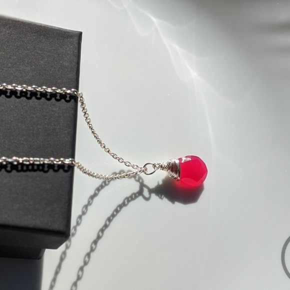 Chalcedony Necklace / gemstone pendant in Silver - Picture 4 of 6